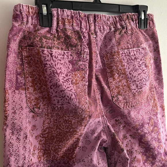 Pilcro Anthropologie floral patchwork wide cropped pant w elasticized waistband - Picture 3 of 9